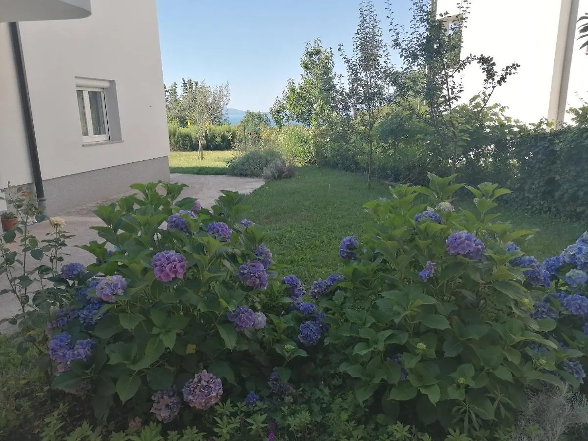 Apartment The View Costabella リエカ 0*,